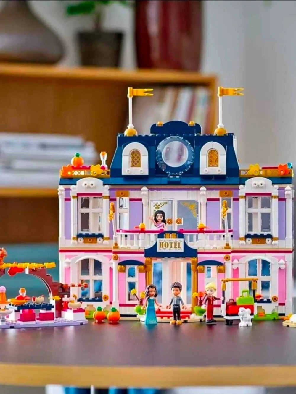 New Lego Friends HUGE Grand Hotel 1,308 Pieces (Model 41684)
